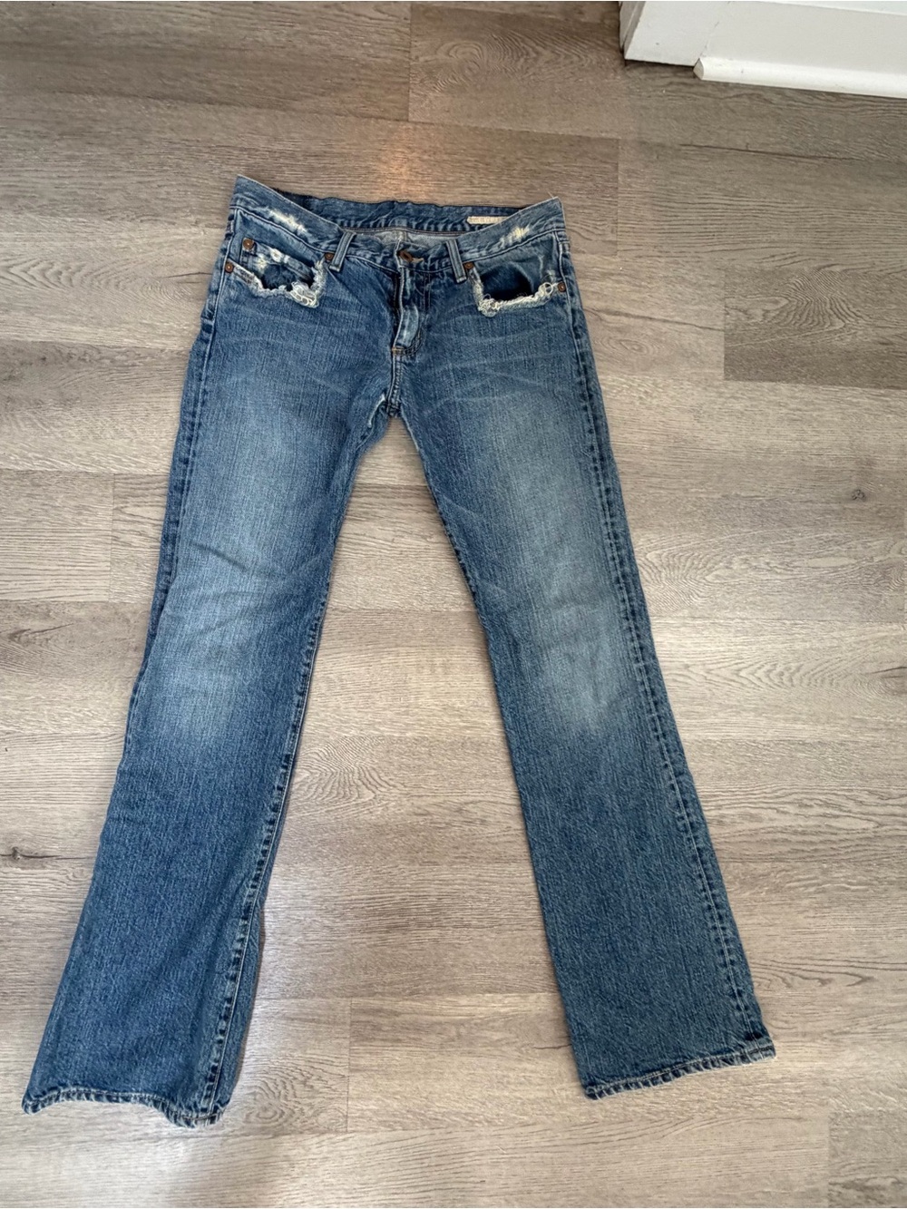 Women’s Blue Distressed Straight-Leg Jeans